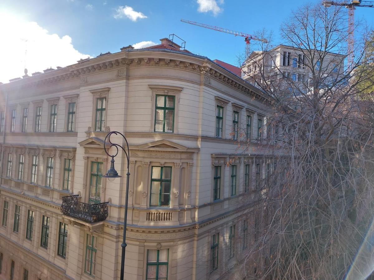 Sunny Studio At The Castle Budapest Bagian luar foto